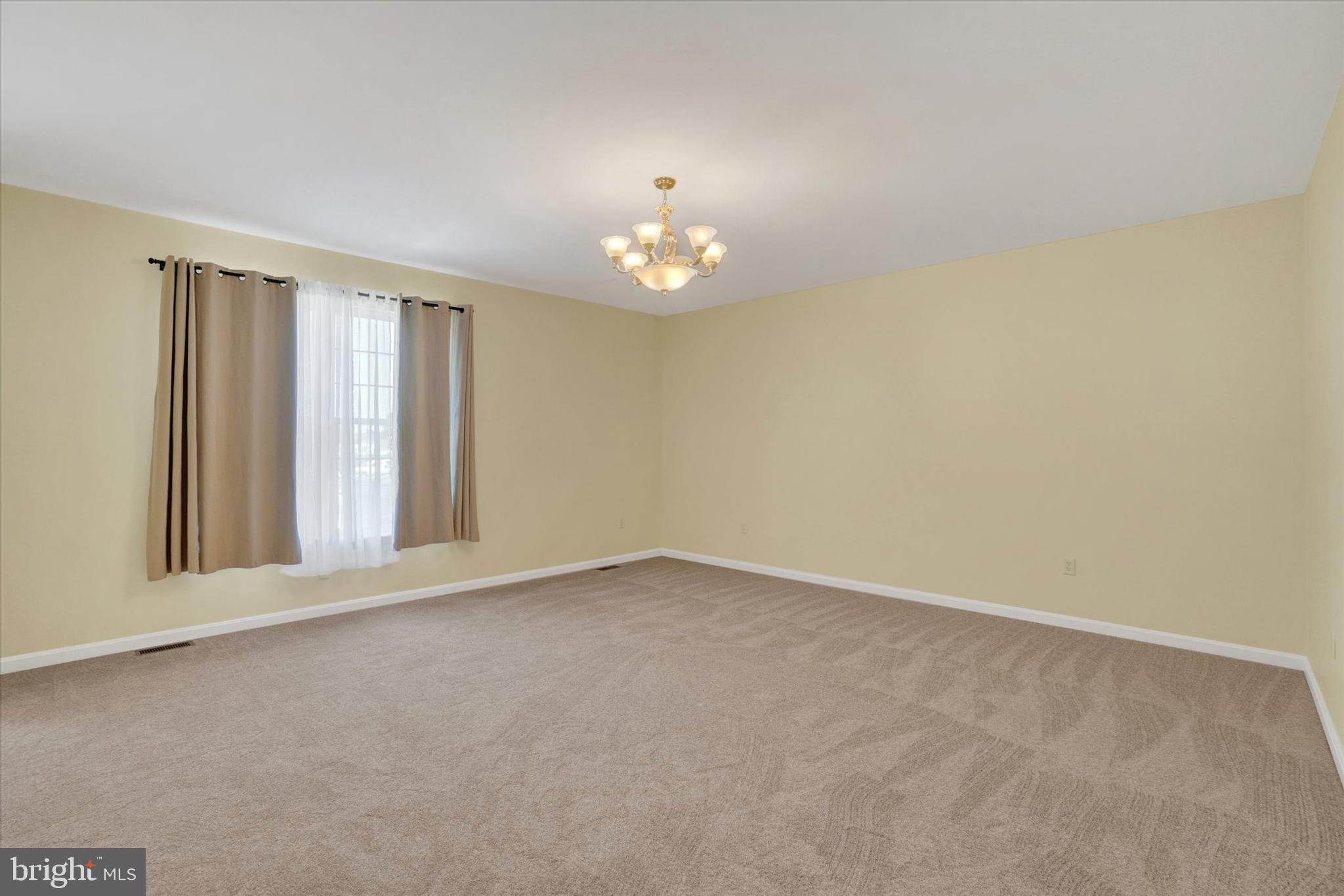 906 Millcreek Road York, PA 17404 - Photo 7 of 28 Gallery Image 7