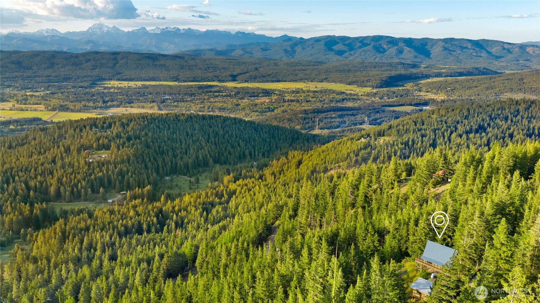 811 Horse Heaven Road Cle Elum, WA 98922 - Photo 38 of 40 a view of an ocean and a mountain