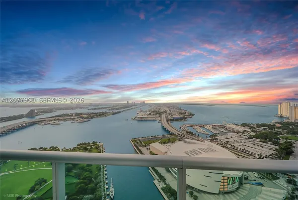 $7,950 | 900 Biscayne, Unit 5001, Miami, FL 33132