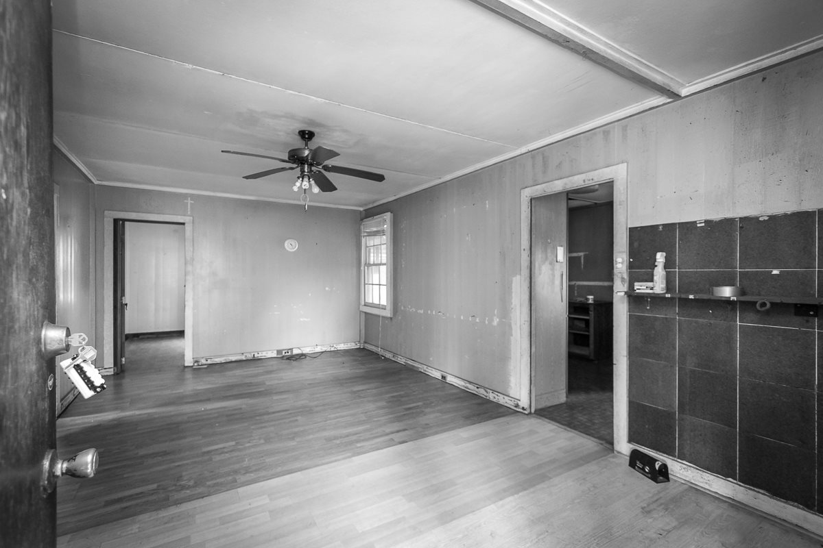 2229 Haiku Road Haiku, HI 96708 - Photo 12 of 28 wooden floor in an empty room