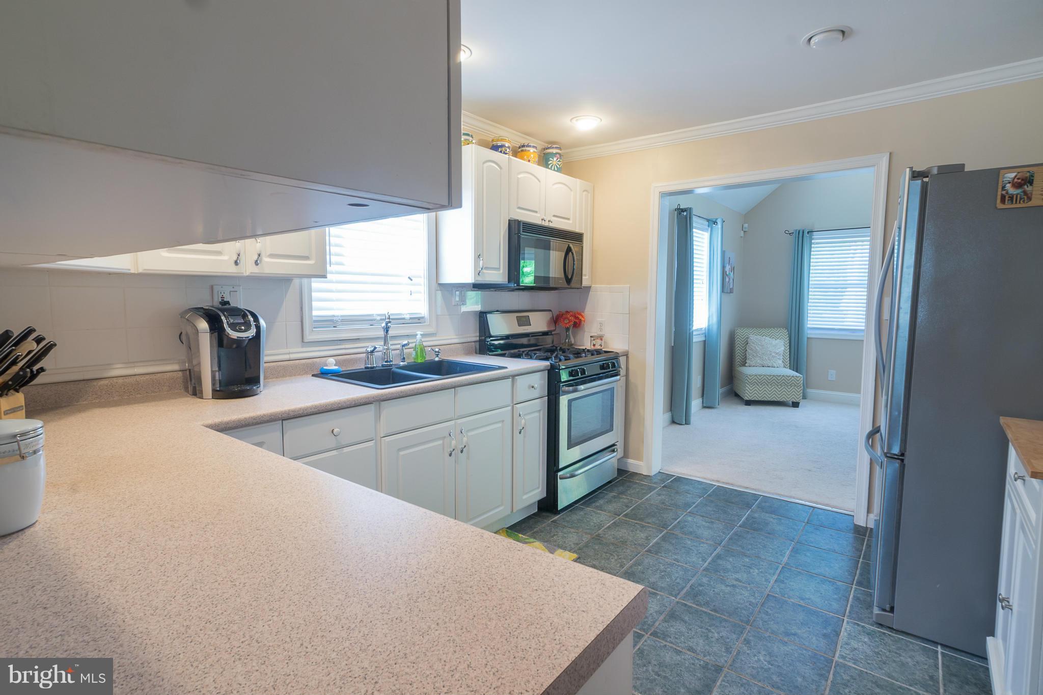 9944 Bird River Road Baltimore, MD 21220 - Photo 6 of 28 Kitchen