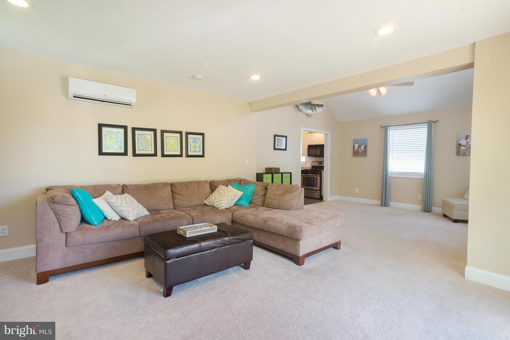 9944 Bird River Road Baltimore, MD 21220 - Photo 8 of 28 Family Room