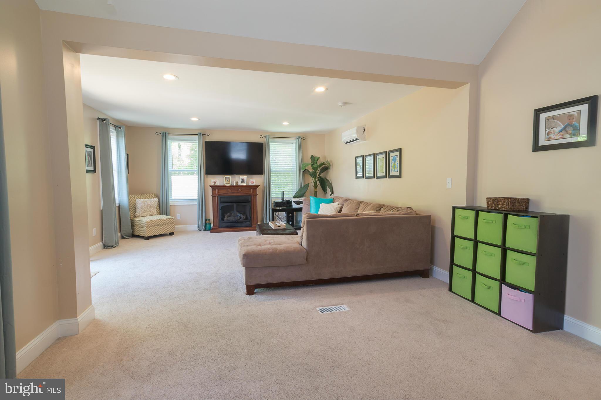 9944 Bird River Road Baltimore, MD 21220 - Photo 9 of 28 Family Room