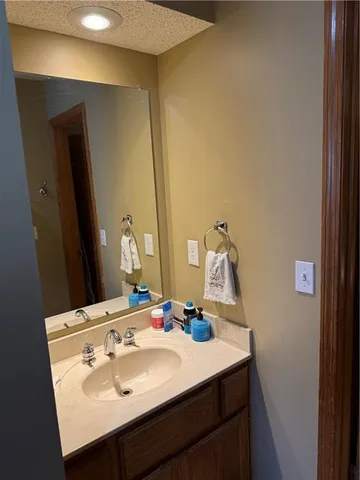 $265,000 | 11640 113th Street, Overland Park, KS 66210