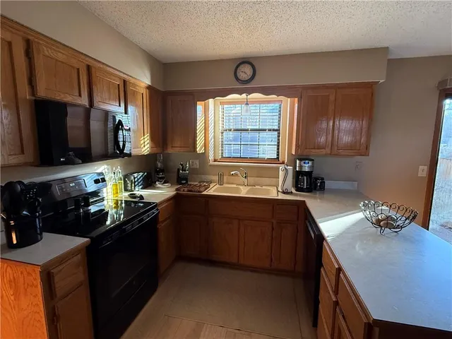 $265,000 | 11640 113th Street, Overland Park, KS 66210