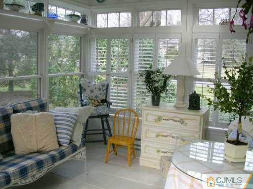 28 Oak Hills Road Edison, NJ 08820 - Photo 3 of 8