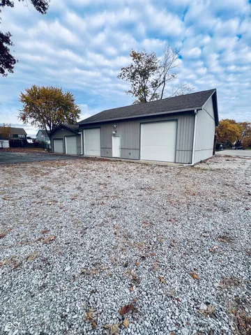 $565,000 | 7814 East County Road 200 North, Avon, IN 46123