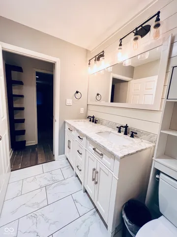 $565,000 | 7814 East County Road 200 North, Avon, IN 46123