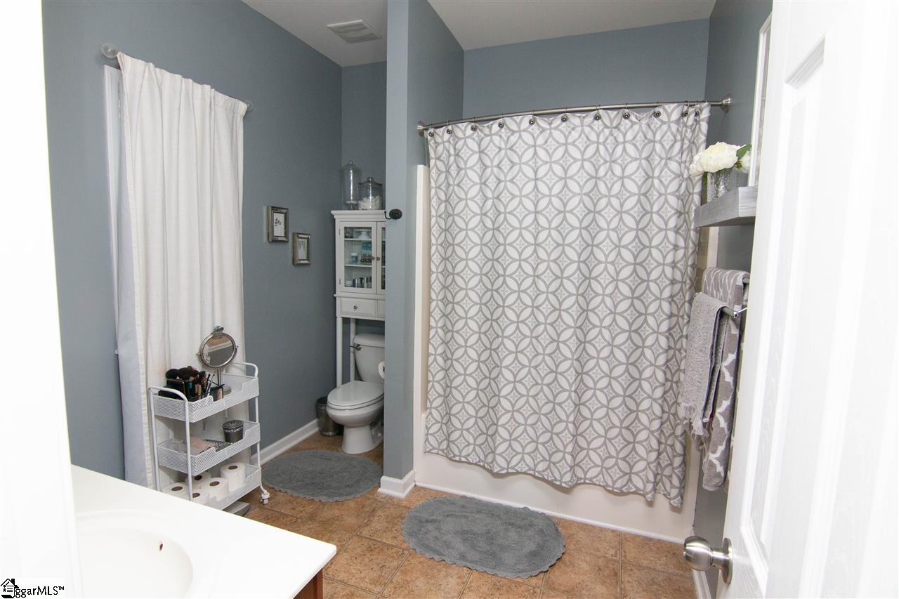 222 Donnan Road Taylors, SC 29687 - Photo 11 of 15 Gallery Image 11