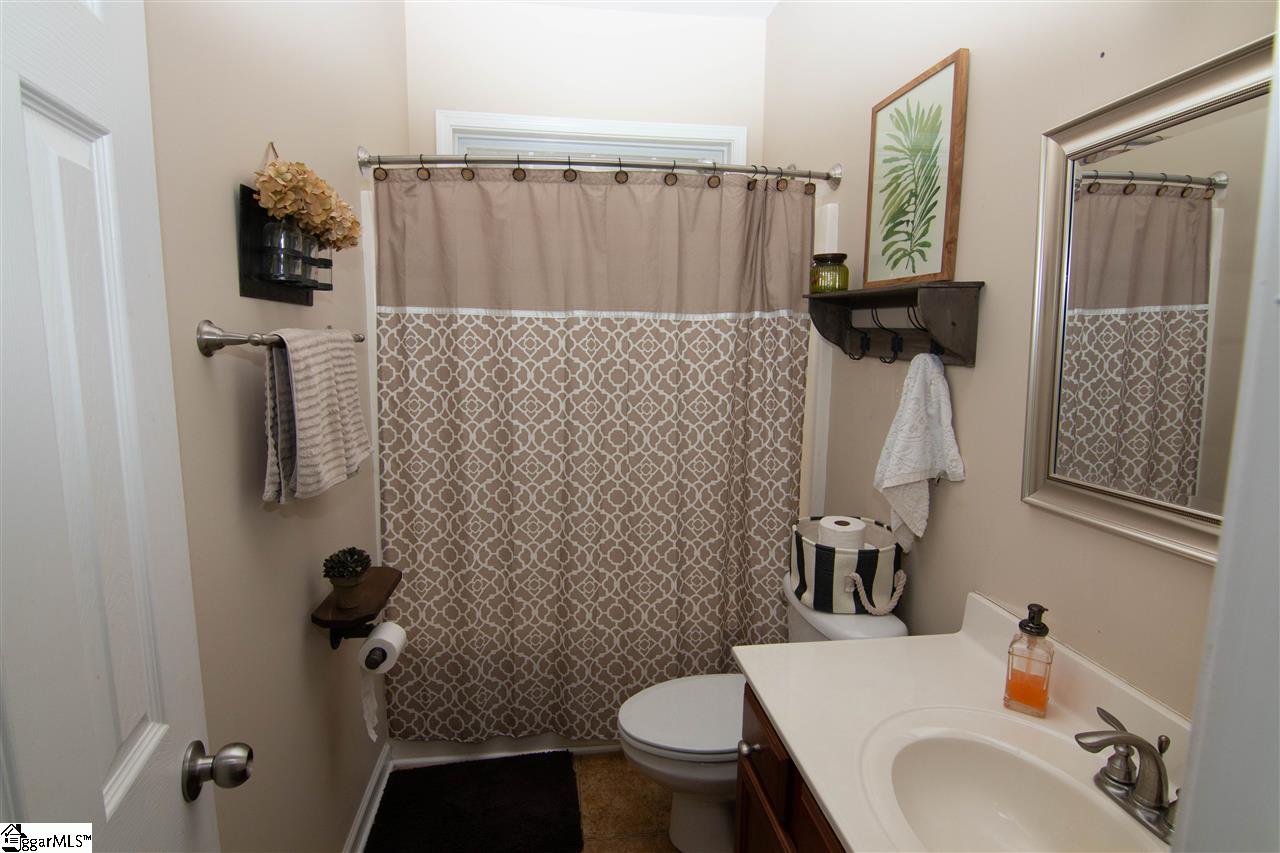 222 Donnan Road Taylors, SC 29687 - Photo 7 of 15 Gallery Image 7