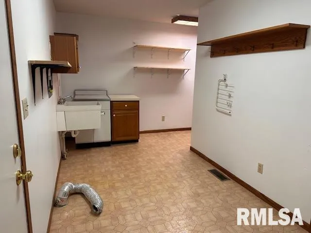 $245,000 | 22 Appomatox Avenue, Jacksonville, IL 62650