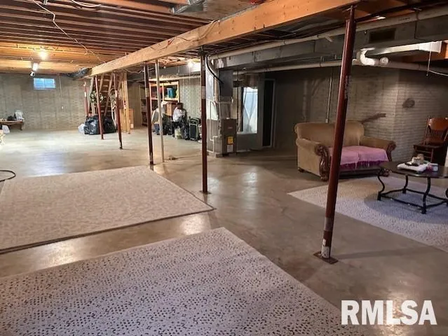 $245,000 | 22 Appomatox Avenue, Jacksonville, IL 62650