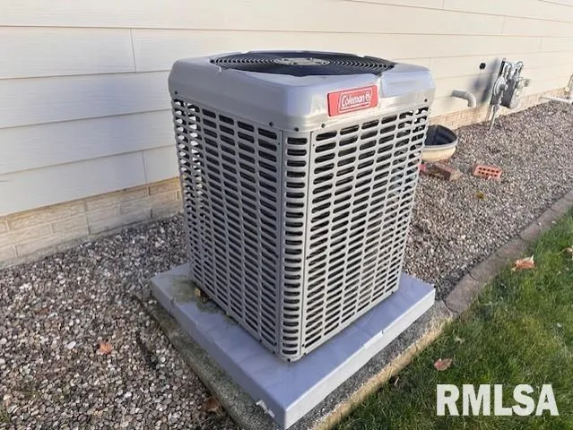 $245,000 | 22 Appomatox Avenue, Jacksonville, IL 62650