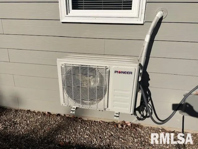 $245,000 | 22 Appomatox Avenue, Jacksonville, IL 62650