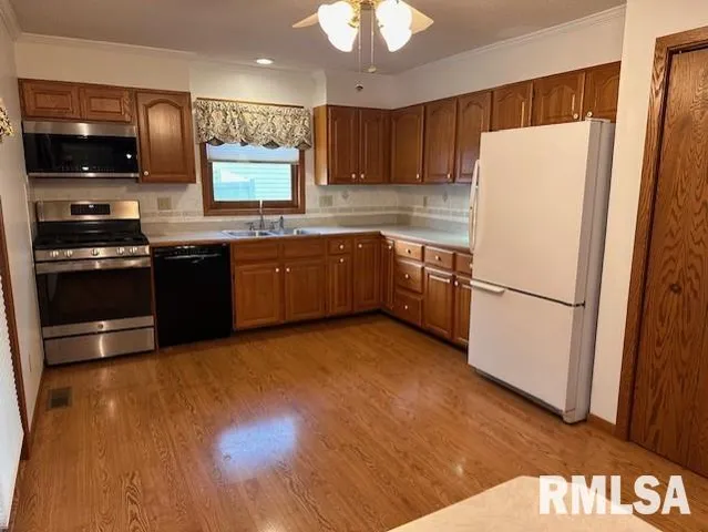 $245,000 | 22 Appomatox Avenue, Jacksonville, IL 62650