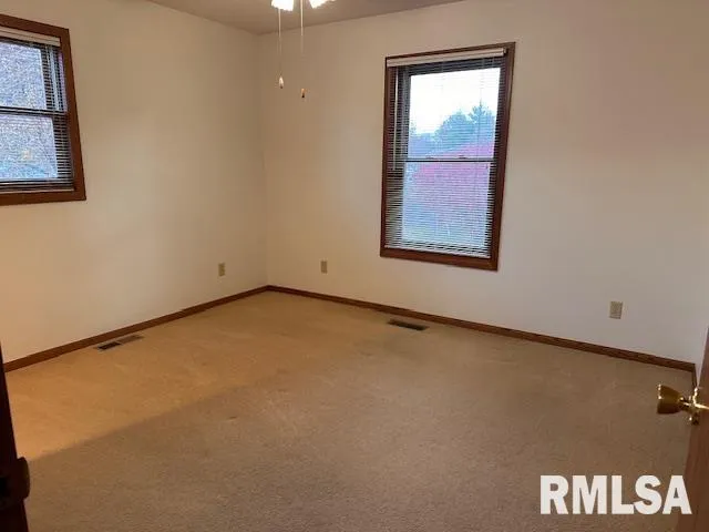 $245,000 | 22 Appomatox Avenue, Jacksonville, IL 62650