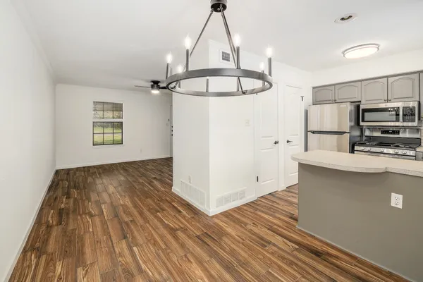 $1,400 | 204 Northwest Drive, Unit F, Round Rock, TX 78664