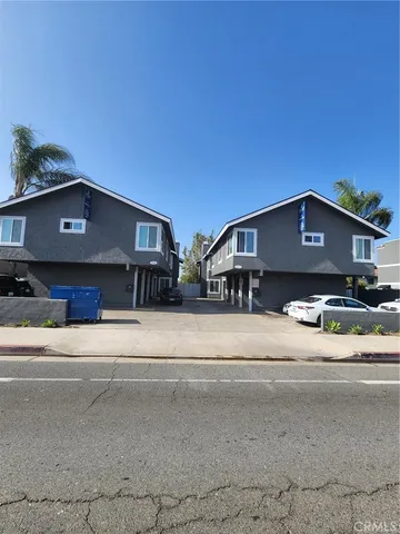 $2,895 | 7571 Warner Avenue, Unit A, Huntington Beach, CA 92647