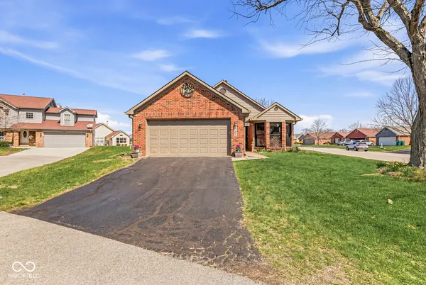 $325,000 | 5802 White Lick Court, Plainfield, IN 46168