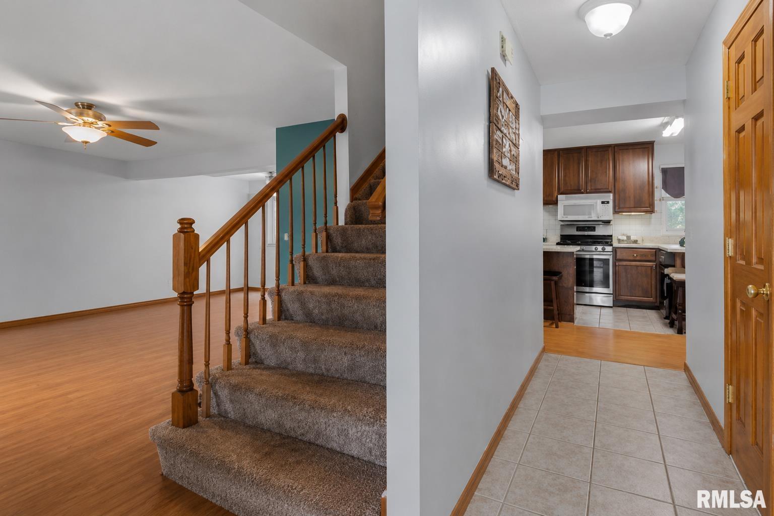 3960 North Northbrook Drive Decatur, IL 62526 - Photo 3 of 37