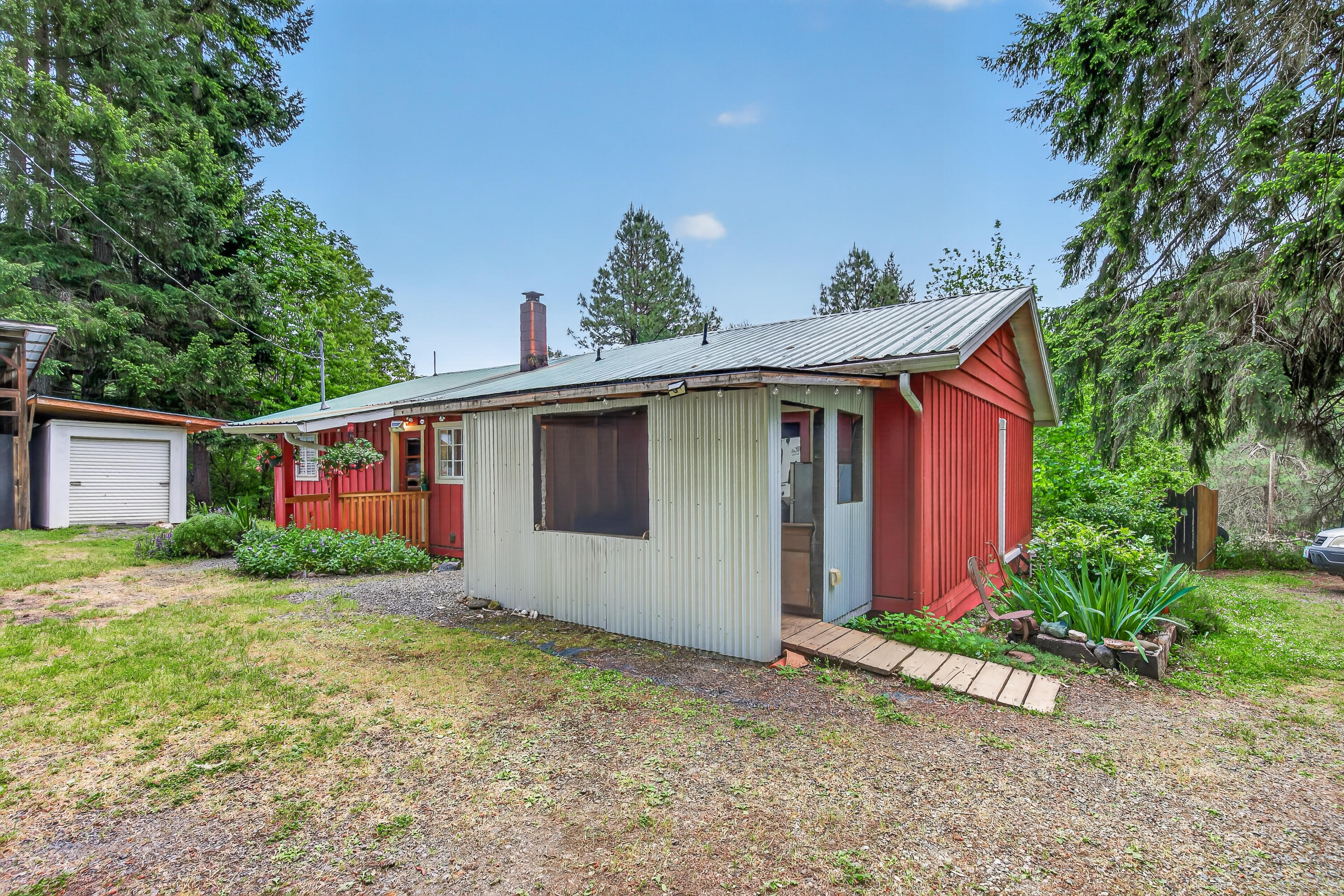181 Brimstone Road Wolf Creek, OR 97497 - Photo 4 of 72 11-12