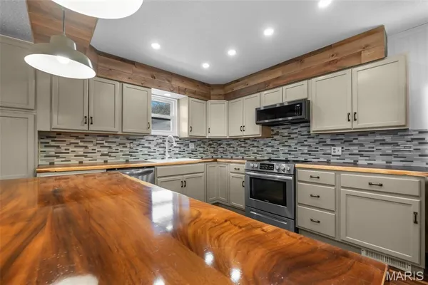 $259,900 | 1333 Rolling Fields Drive, Jackson, MO 63755