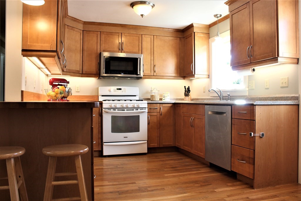 14 Rolling Ridge Road Franklin, MA 02038 - Photo 3 of 20 Gallery Image 3