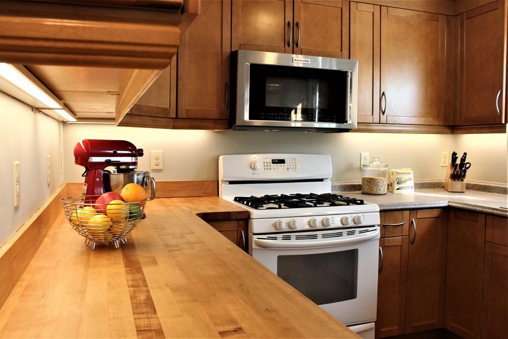 14 Rolling Ridge Road Franklin, MA 02038 - Photo 4 of 20 Gallery Image 4