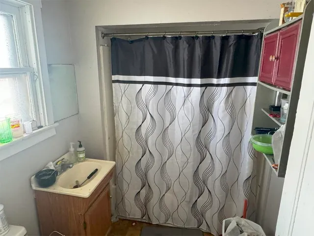 $250,000 | 230 Marble Street, West Rutland, VT 05777