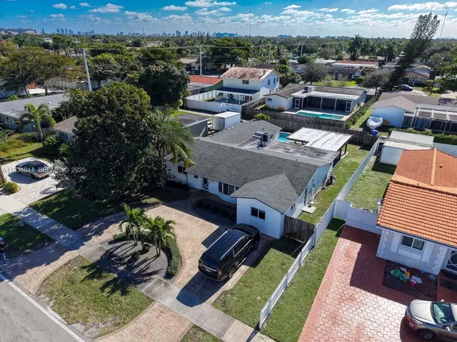a view of an outdoor space