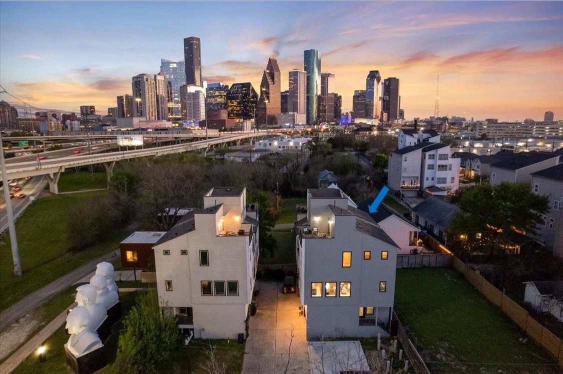 Modern homes featuring sleek, contemporary design, ideally situated near vibrant downtown Houston. Enjoy stunning skyline views and a unique natural setting surrounded by Statesmanship Park, home to the iconic treehouse built around a 200-year-old pecan tree. With close proximity to major highways I-10 and I-45, these residences offer the perfect blend of scenic charm and convenient urban living.