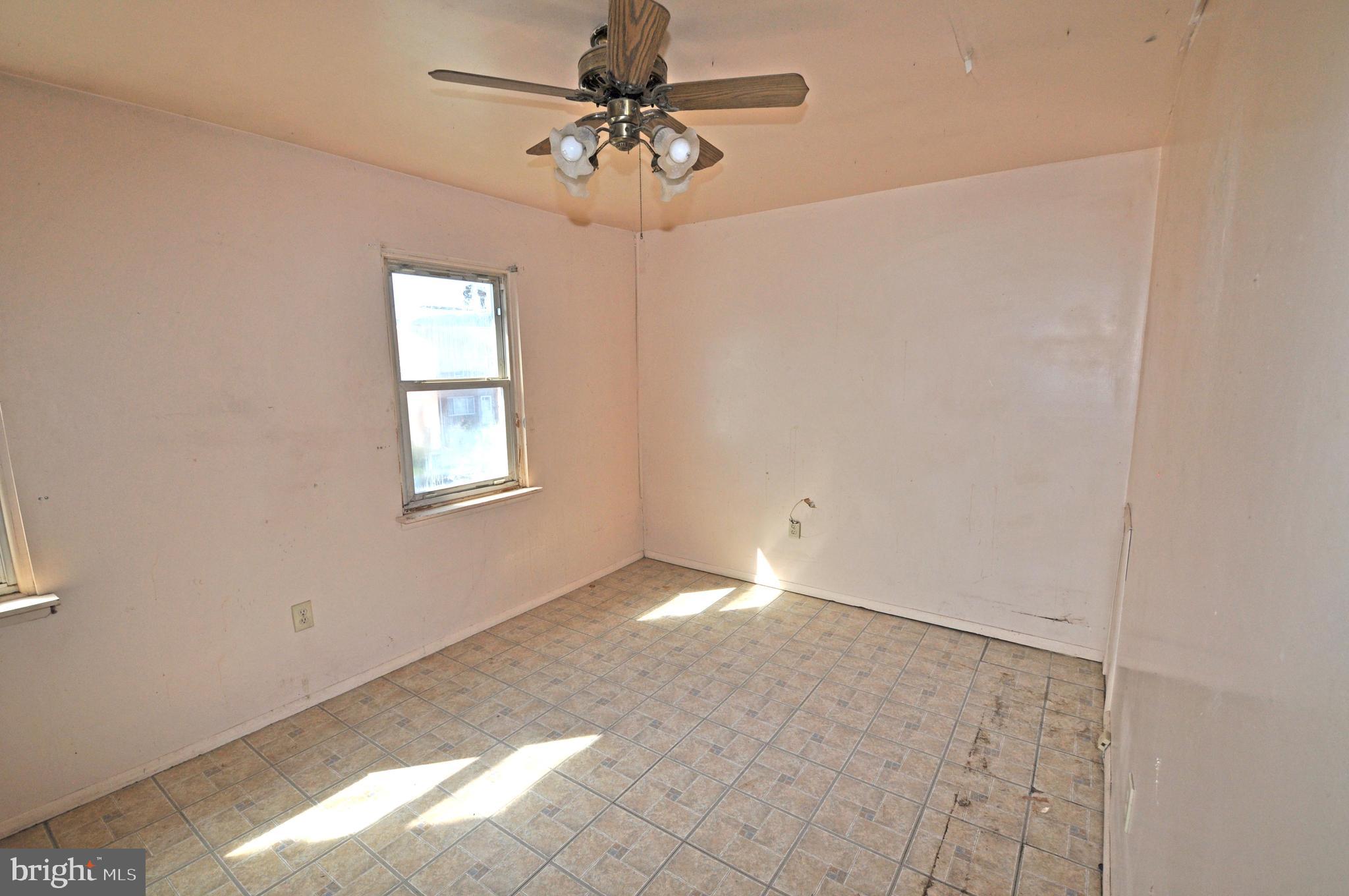 753 Seawall Road Essex, MD 21221 - Photo 12 of 22 Gallery Image 12