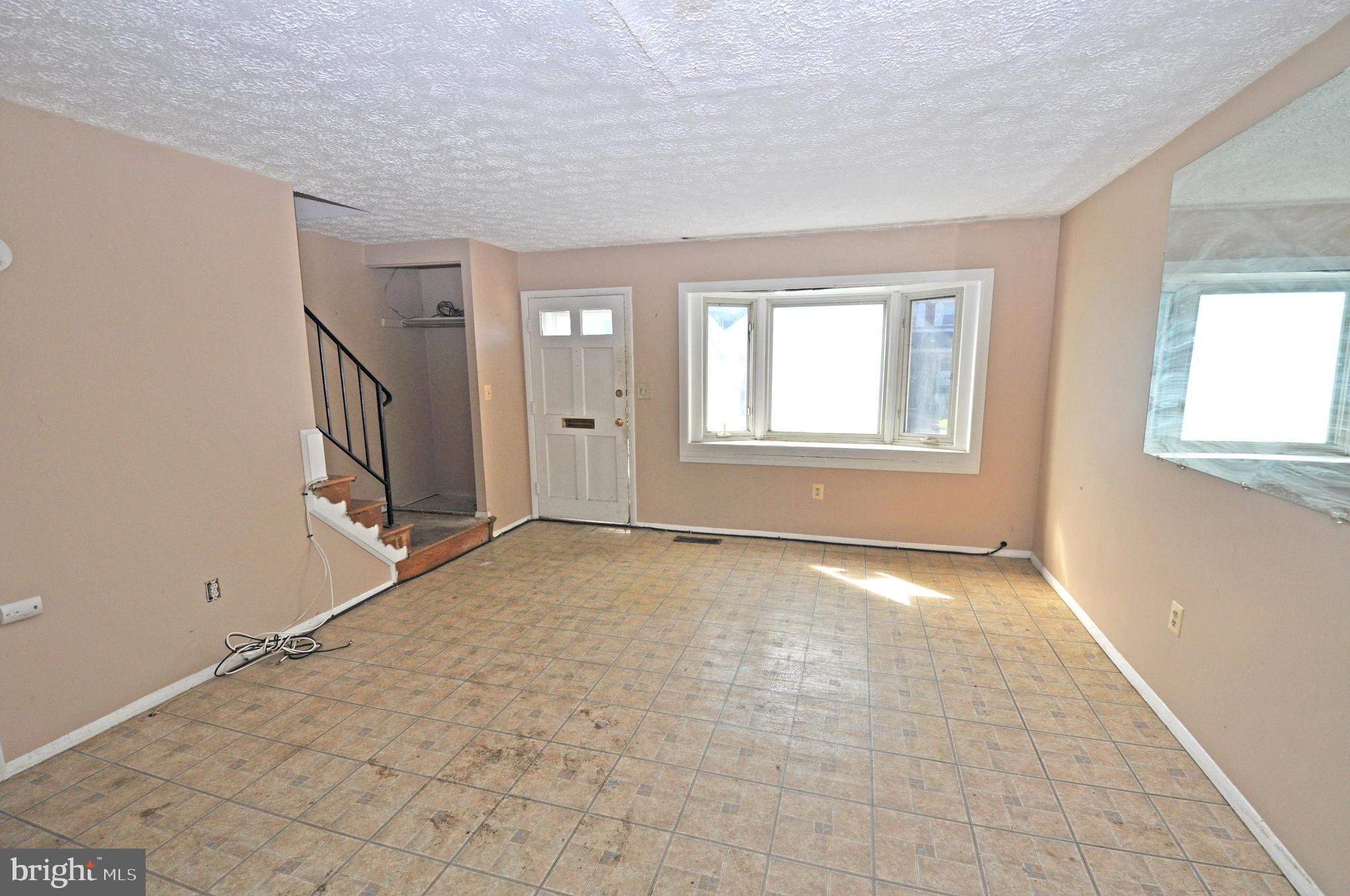 753 Seawall Road Essex, MD 21221 - Photo 5 of 22 Gallery Image 5
