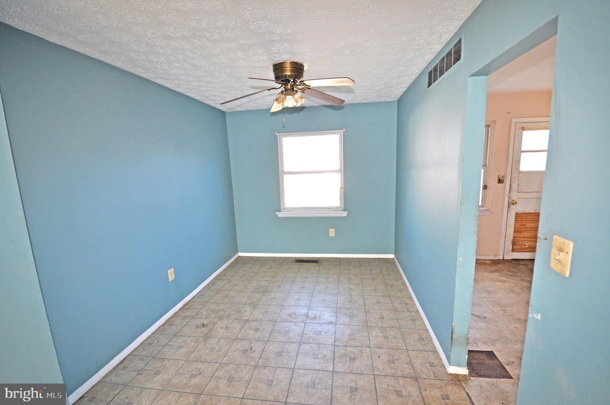 753 Seawall Road Essex, MD 21221 - Photo 6 of 22 Gallery Image 6