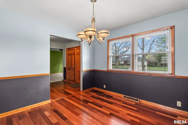 $235,000 | 2229 Fairway Drive, Springfield, IL 62704