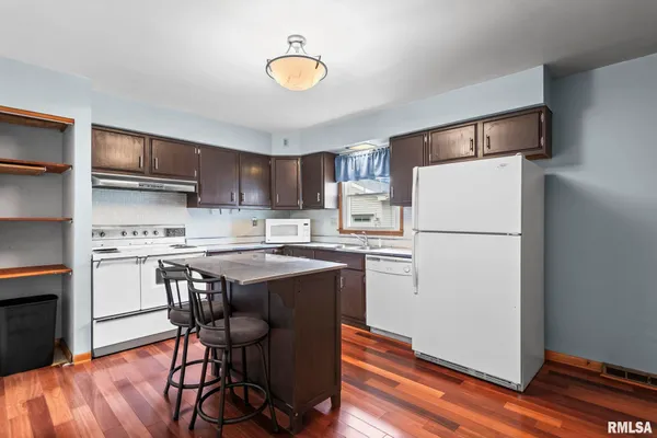 $235,000 | 2229 Fairway Drive, Springfield, IL 62704