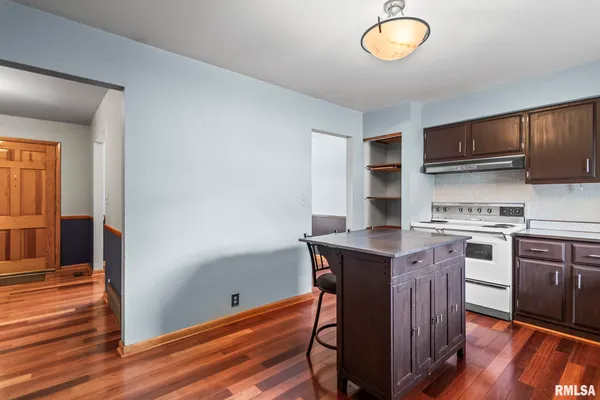 $235,000 | 2229 Fairway Drive, Springfield, IL 62704