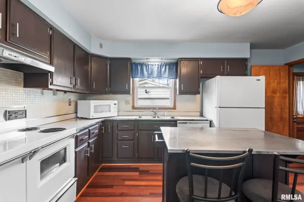 $235,000 | 2229 Fairway Drive, Springfield, IL 62704