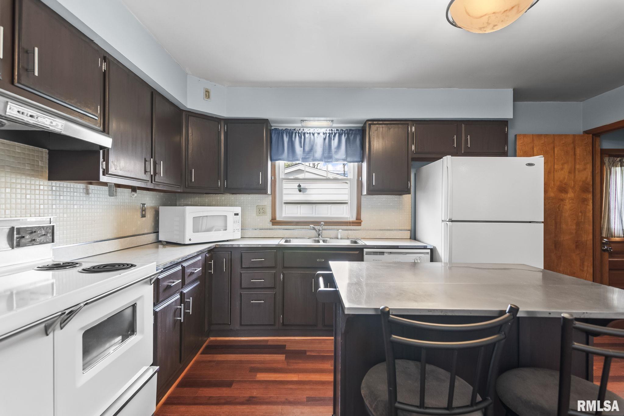 2229 Fairway Drive Springfield, IL 62704 - Photo 16 of 36