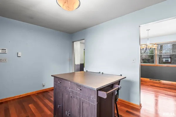 $235,000 | 2229 Fairway Drive, Springfield, IL 62704