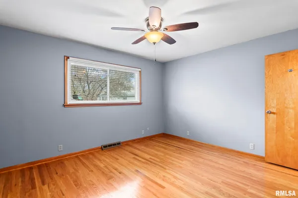 $235,000 | 2229 Fairway Drive, Springfield, IL 62704