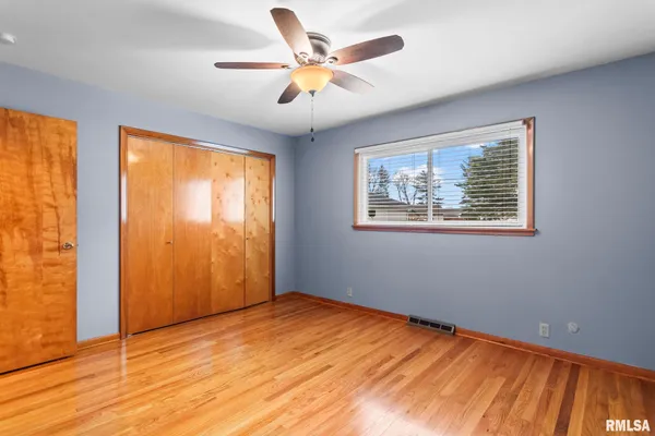 $235,000 | 2229 Fairway Drive, Springfield, IL 62704