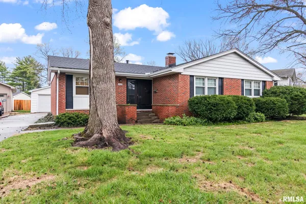 $235,000 | 2229 Fairway Drive, Springfield, IL 62704