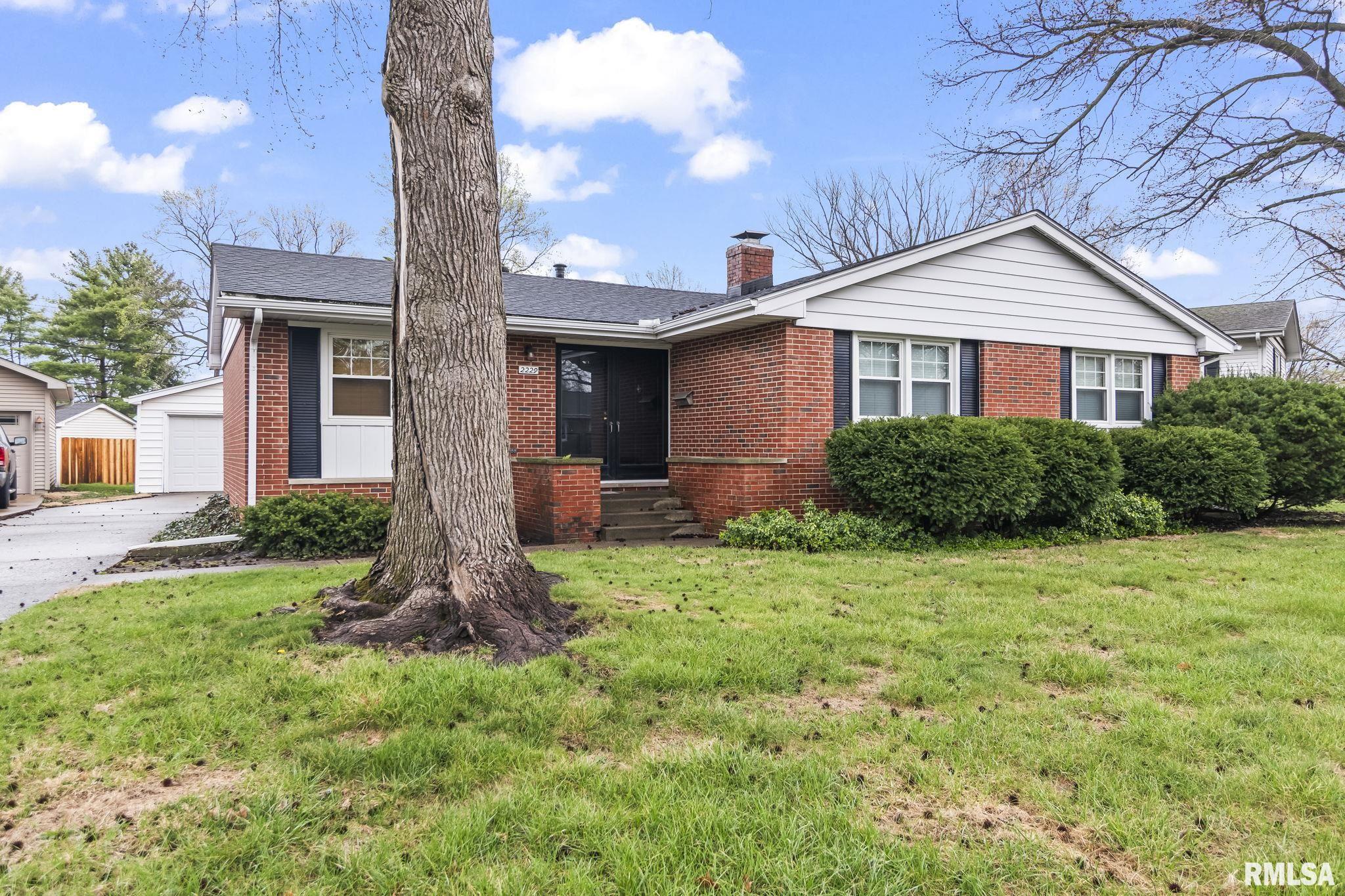 2229 Fairway Drive Springfield, IL 62704 - Photo 2 of 36