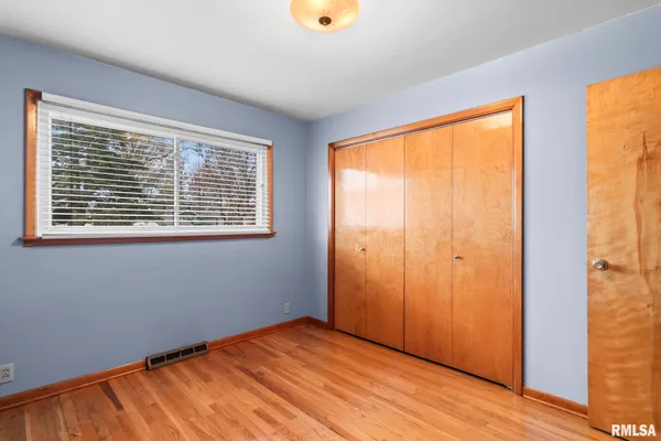 $235,000 | 2229 Fairway Drive, Springfield, IL 62704