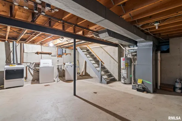 $235,000 | 2229 Fairway Drive, Springfield, IL 62704