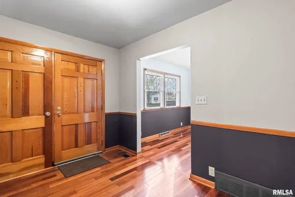 $235,000 | 2229 Fairway Drive, Springfield, IL 62704