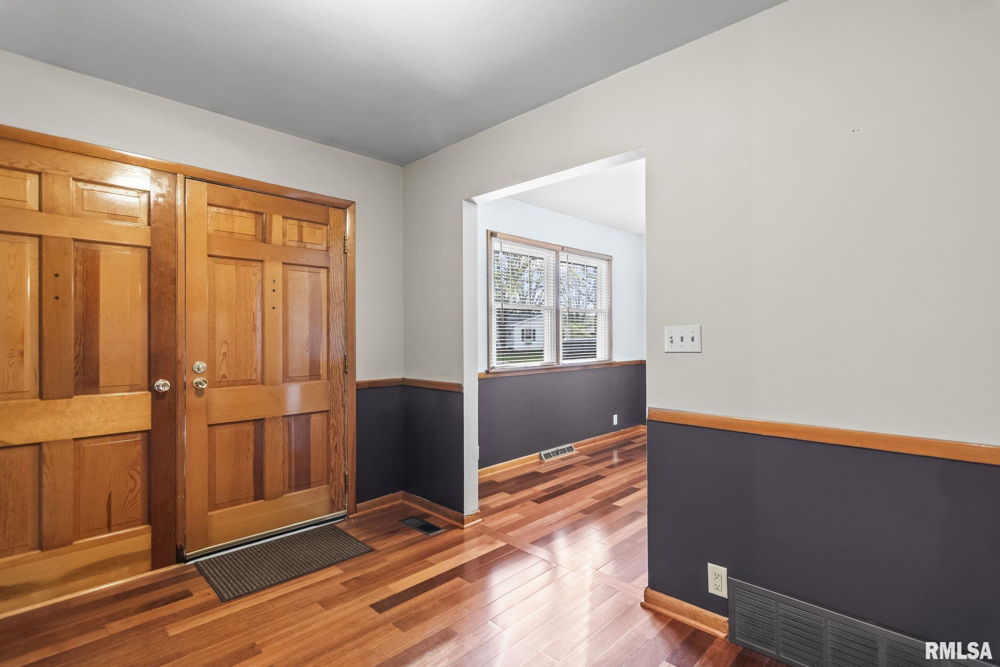 2229 Fairway Drive Springfield, IL 62704 - Photo 5 of 36