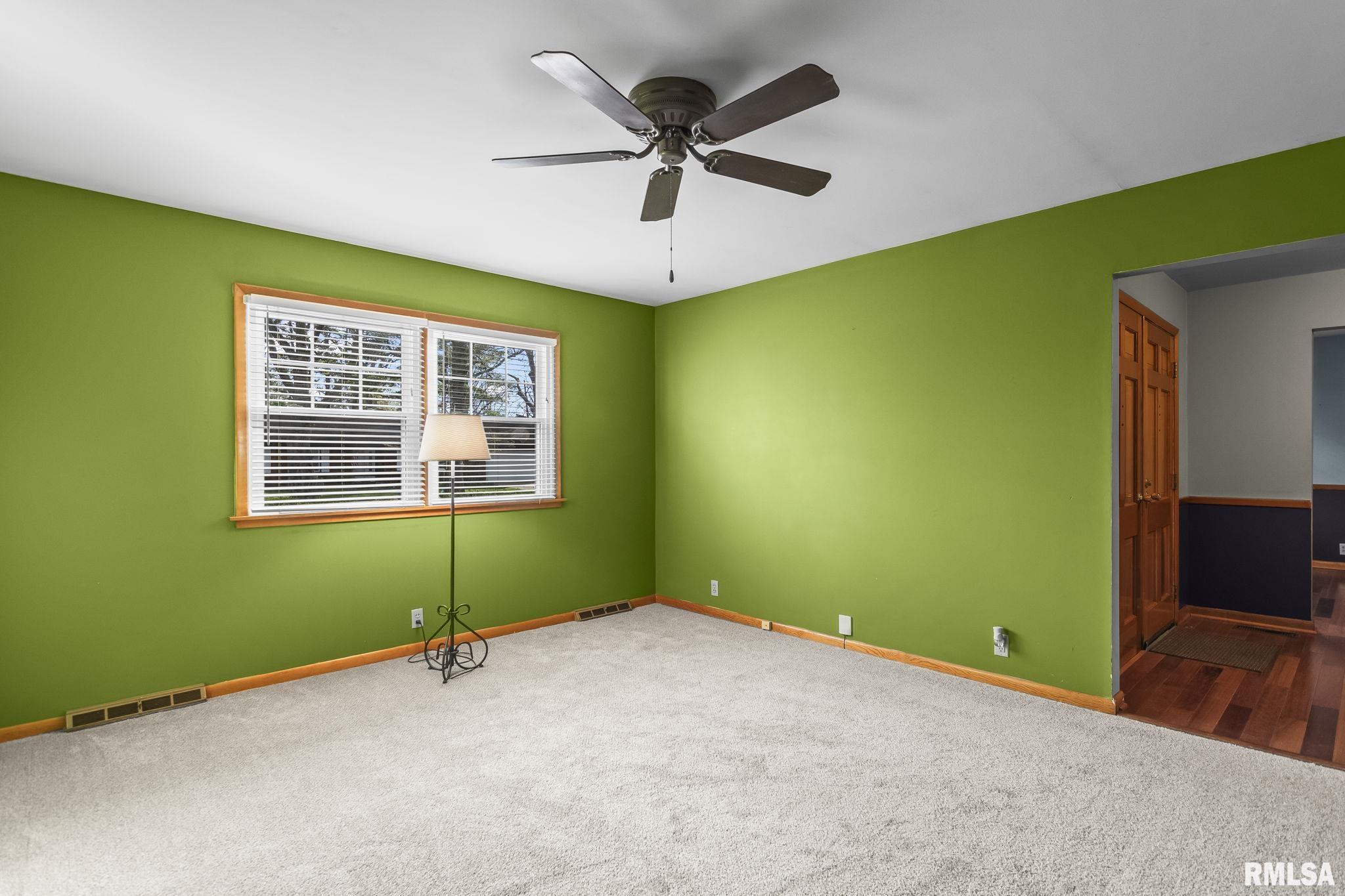 2229 Fairway Drive Springfield, IL 62704 - Photo 8 of 36