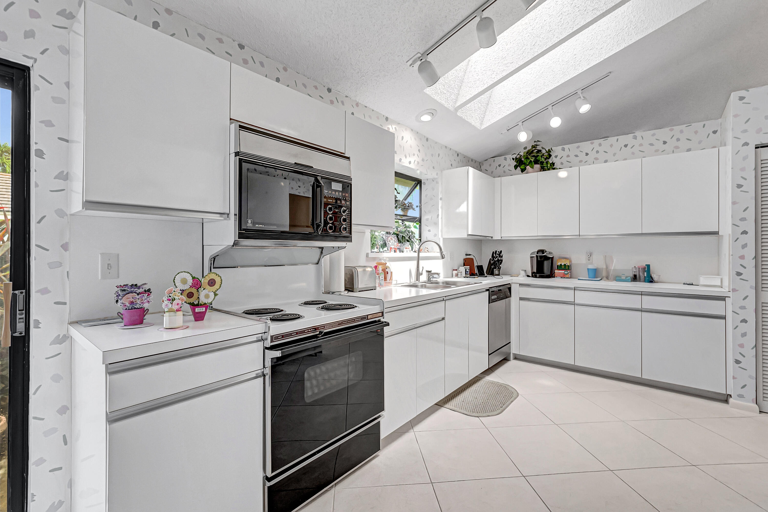 20050 Waters Edge Circle, Unit 1101 Boca Raton, FL 33434 - Photo 21 of 92 DSC_0254